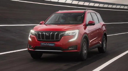 Book a Test Drive /i/Images/Thumbnails/TN_MahindraXUV700Model.jpg